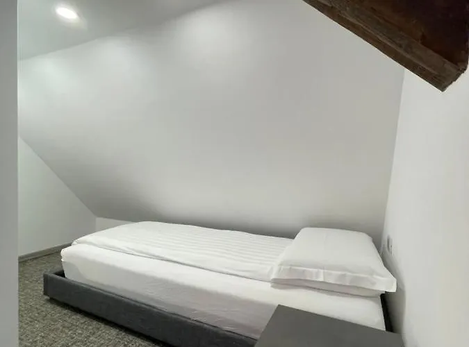 住宿加早餐酒店 Quattro Ducati 特克下的基希海姆